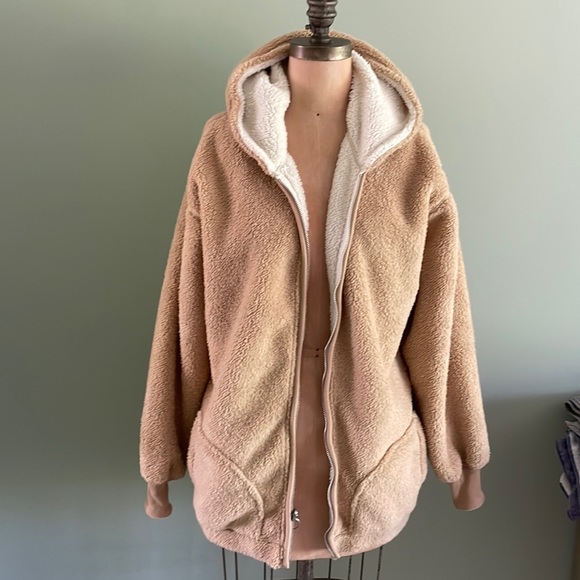 Hollister Tops - Hollister oversized fleece hoodie